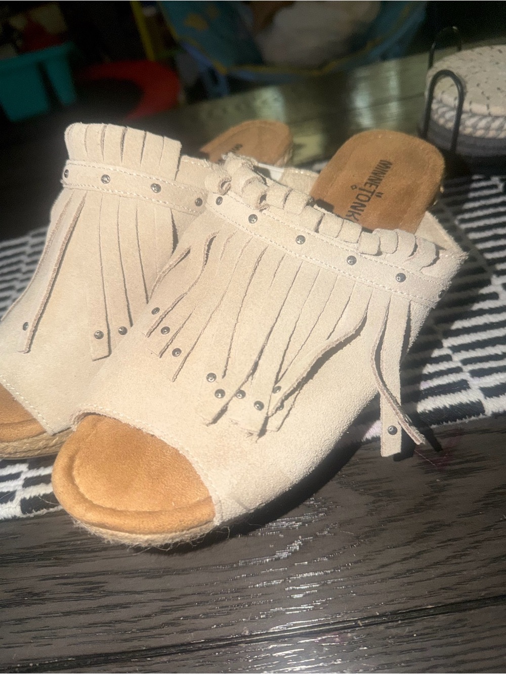 Minnetonka Fringe Suede Wedge Sandals like new size 10